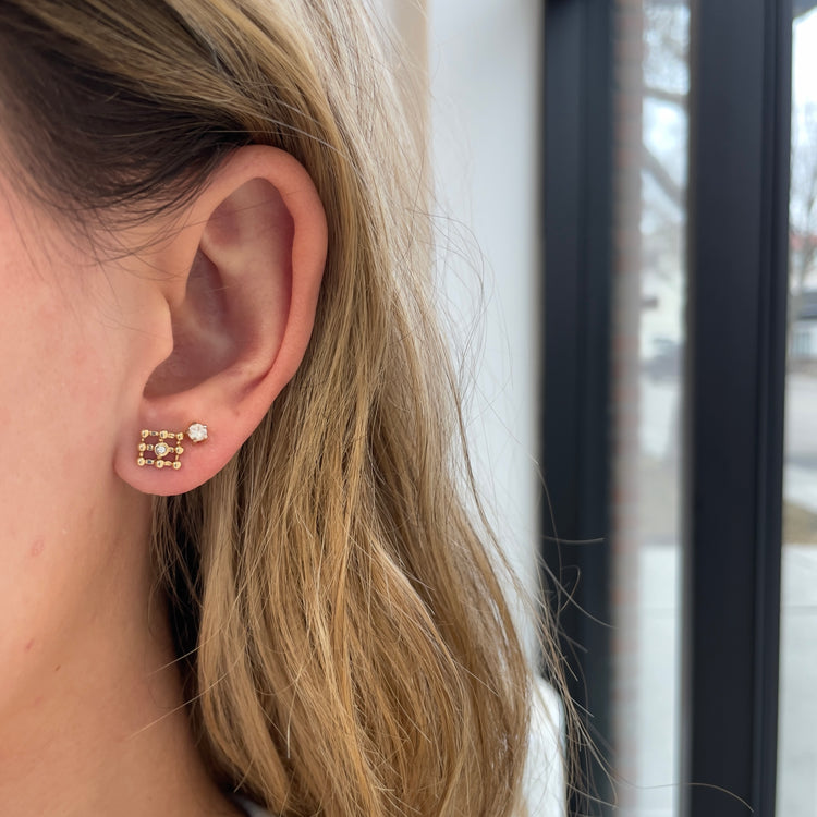 Square Lattice Diamond Center Earrings