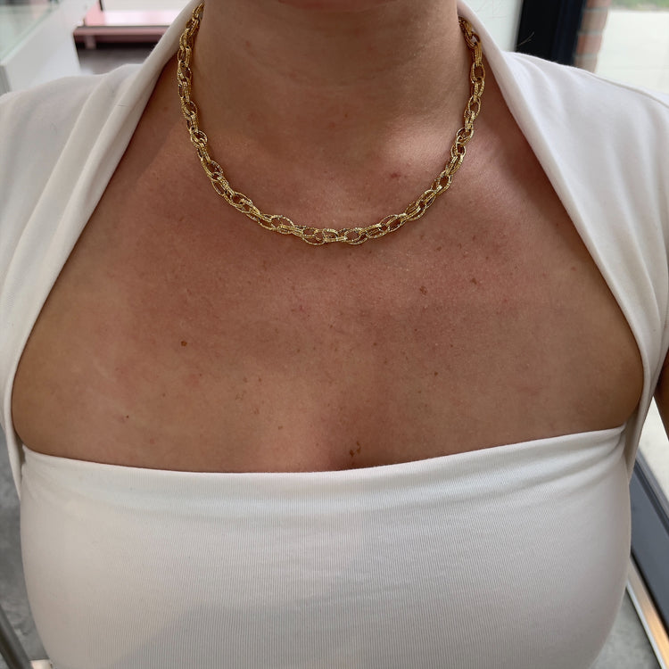 Oval Loop Textured Necklace