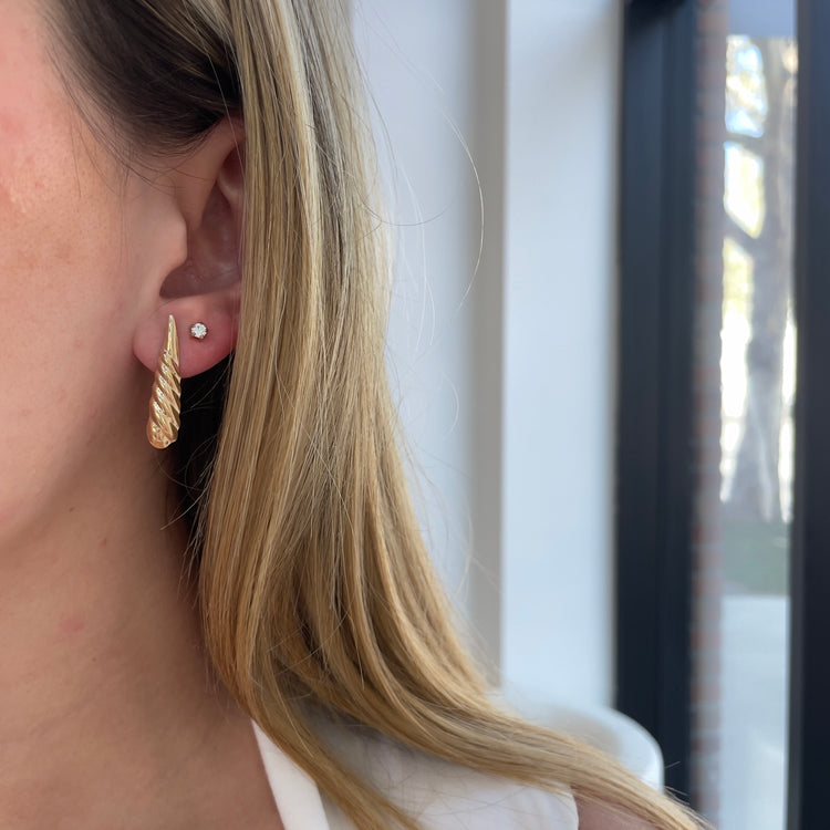 Hollow Back Scalloped Teardrop Earrings