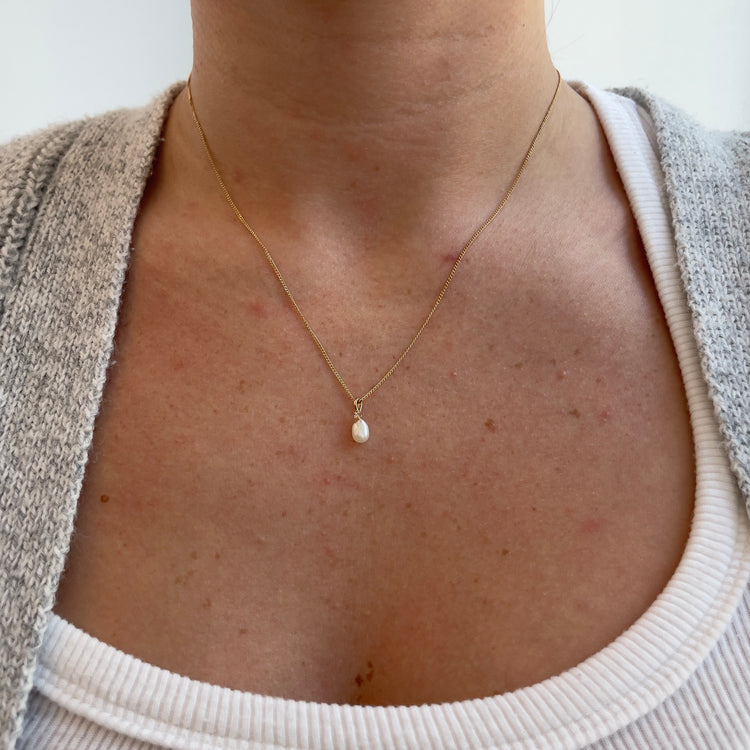 Dainty Rice Pearl & Diamond Necklace