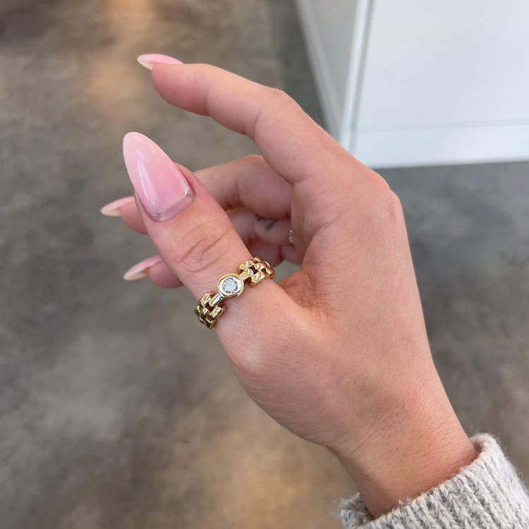 Chain Link Diamond Bezel Solitaire Ring