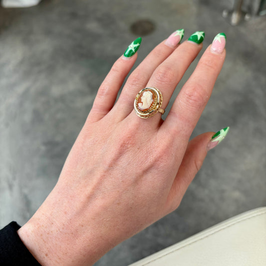 Reversible Cameo/Moonstone Ring