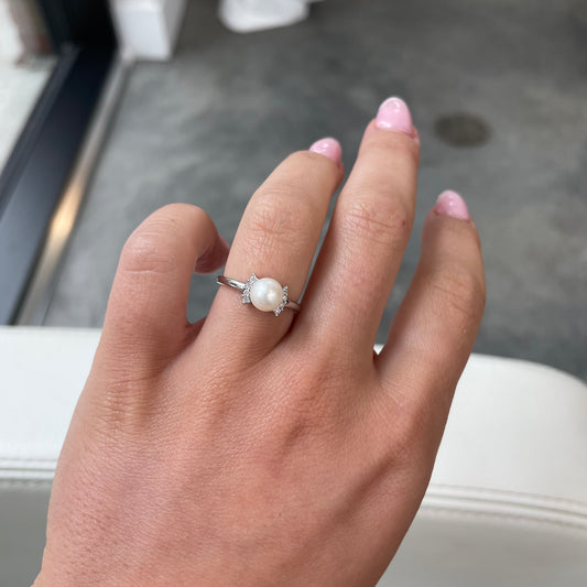 Diamond Frame Pearl Ring