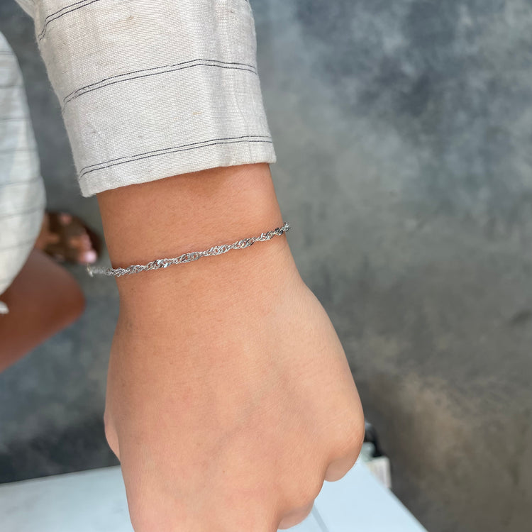 Dainty Singapore Bracelet