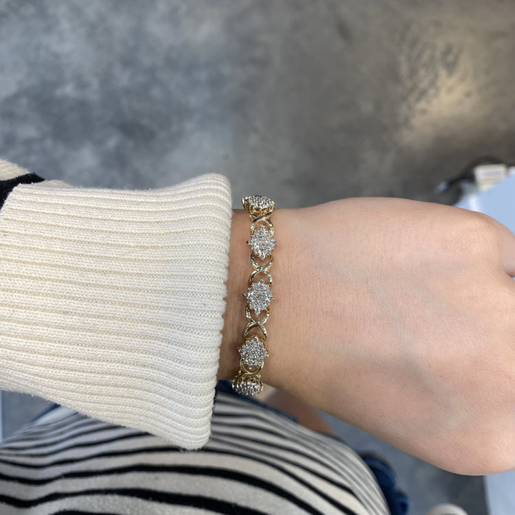 2.00TCW Diamond Cluster Bracelet