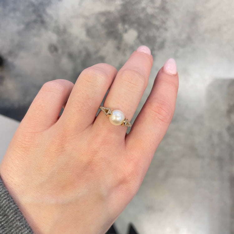 Pearl & Diamond Ring