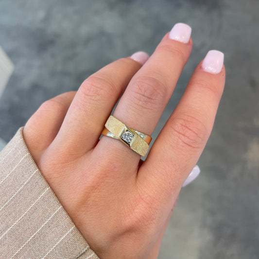 Stardust Texture Diamond Ring