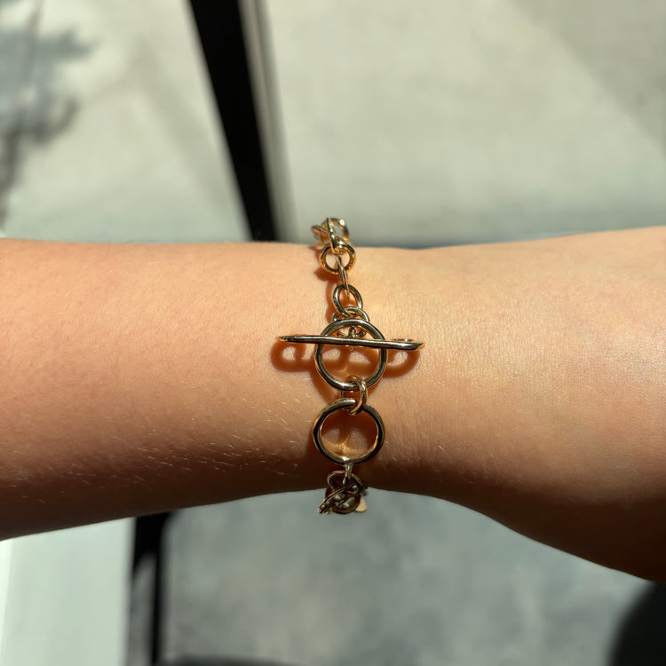 Interlocking Infinity Link Bracelet