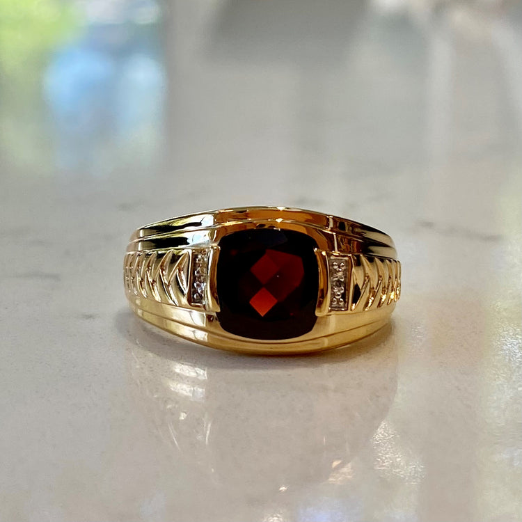 Garnet & Diamond Ring