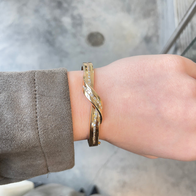 1.00TCW Twist Style Diamond Bangle
