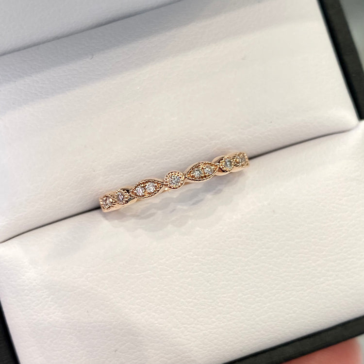 Scalloped Diamond Band