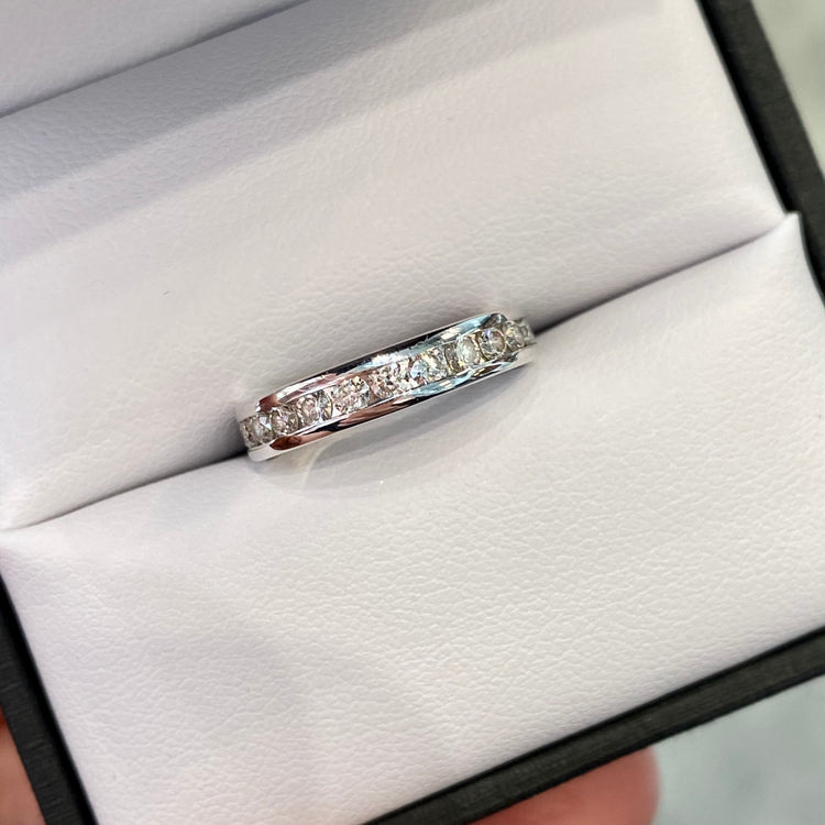 .85TCW Diamond Band