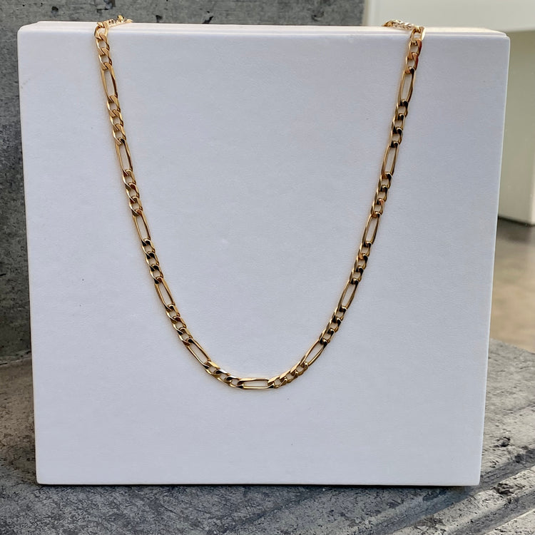 18 Inch Figaro Chain