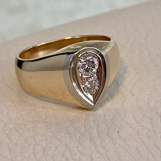 Pear Center Diamond Ring