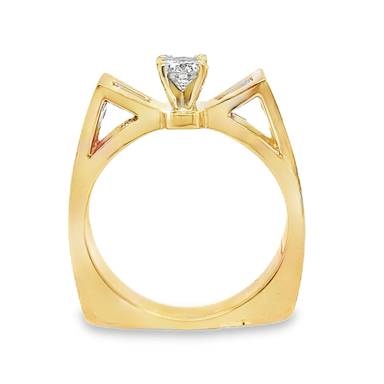Baguette & Round Diamond Ring