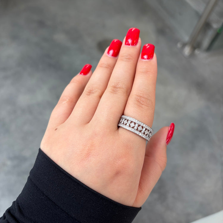 Filigree Cutout Diamond Ring