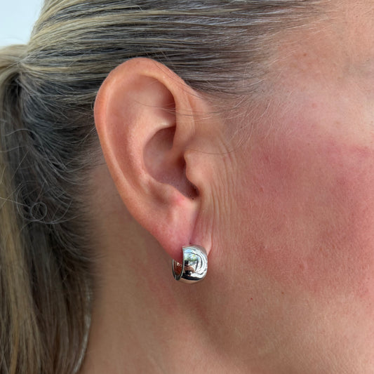 8.5mm Wide Huggies