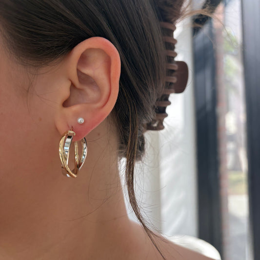 Overlapping Twist Hoops