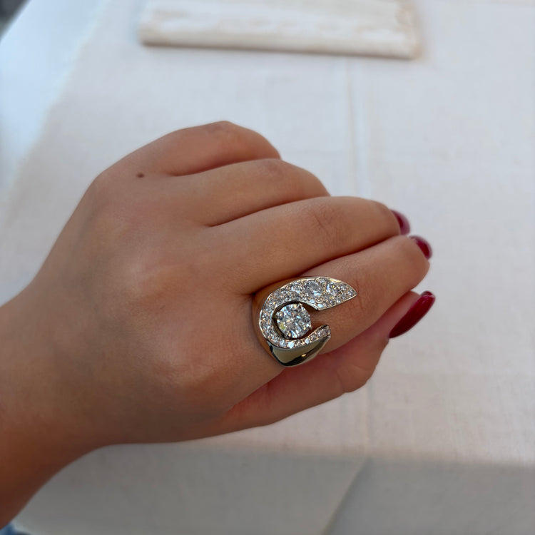 2.55TCW Free Form Diamond Ring