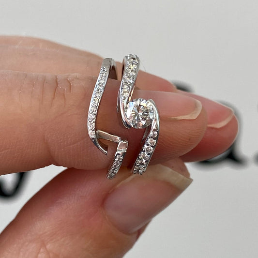 Interlocking Diamond Wedding Set